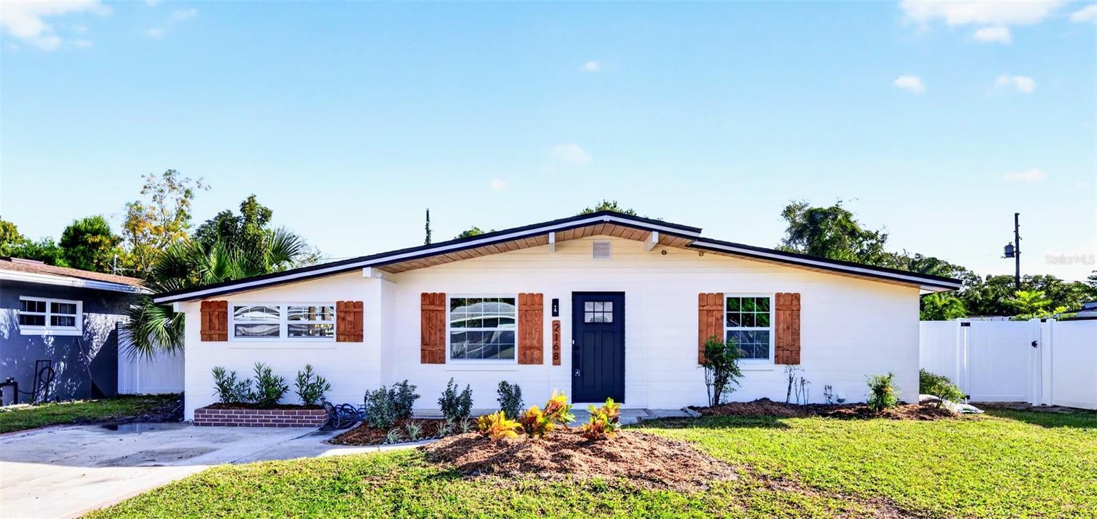 2168 Ridge Dr — photo