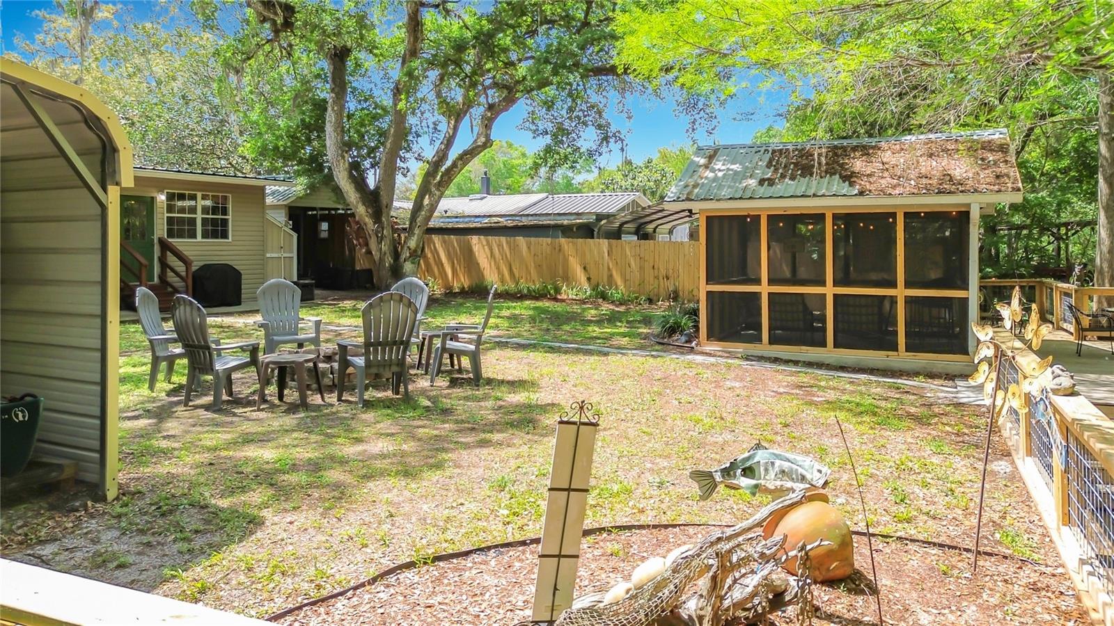 4129 E Riverside Dr — photo