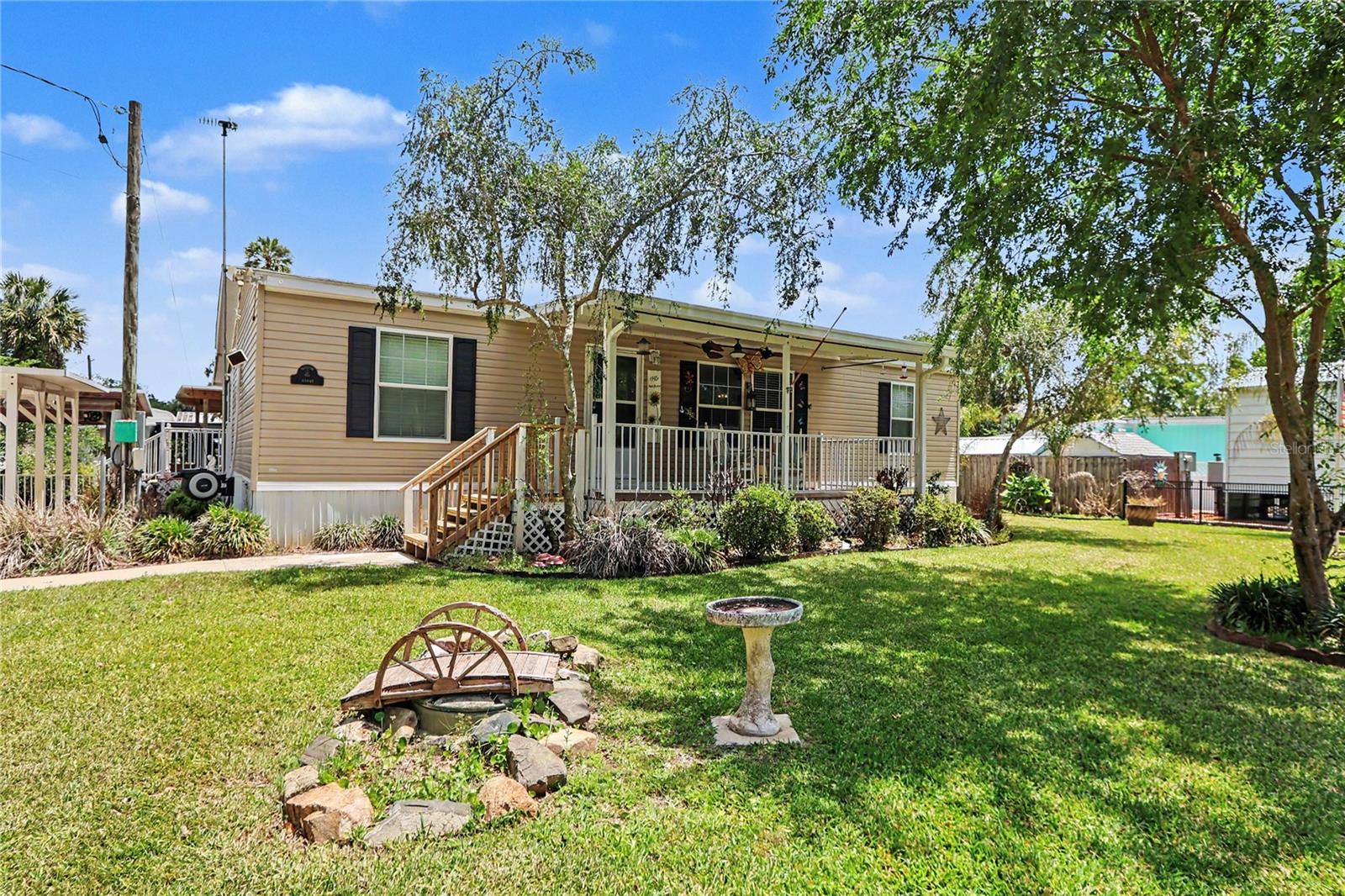 56348 Maple Road, Astor, FL 32102