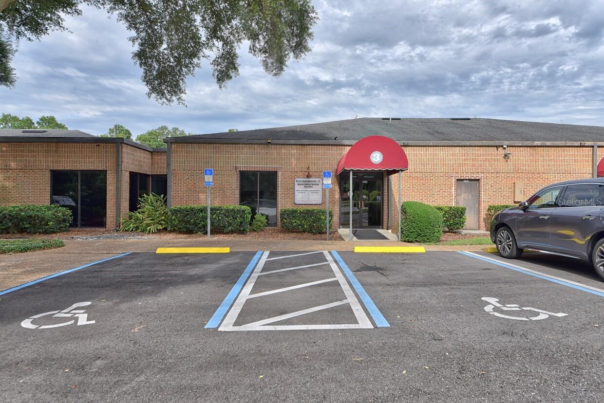 1805 SE Lake Weir Ave #3 — photo