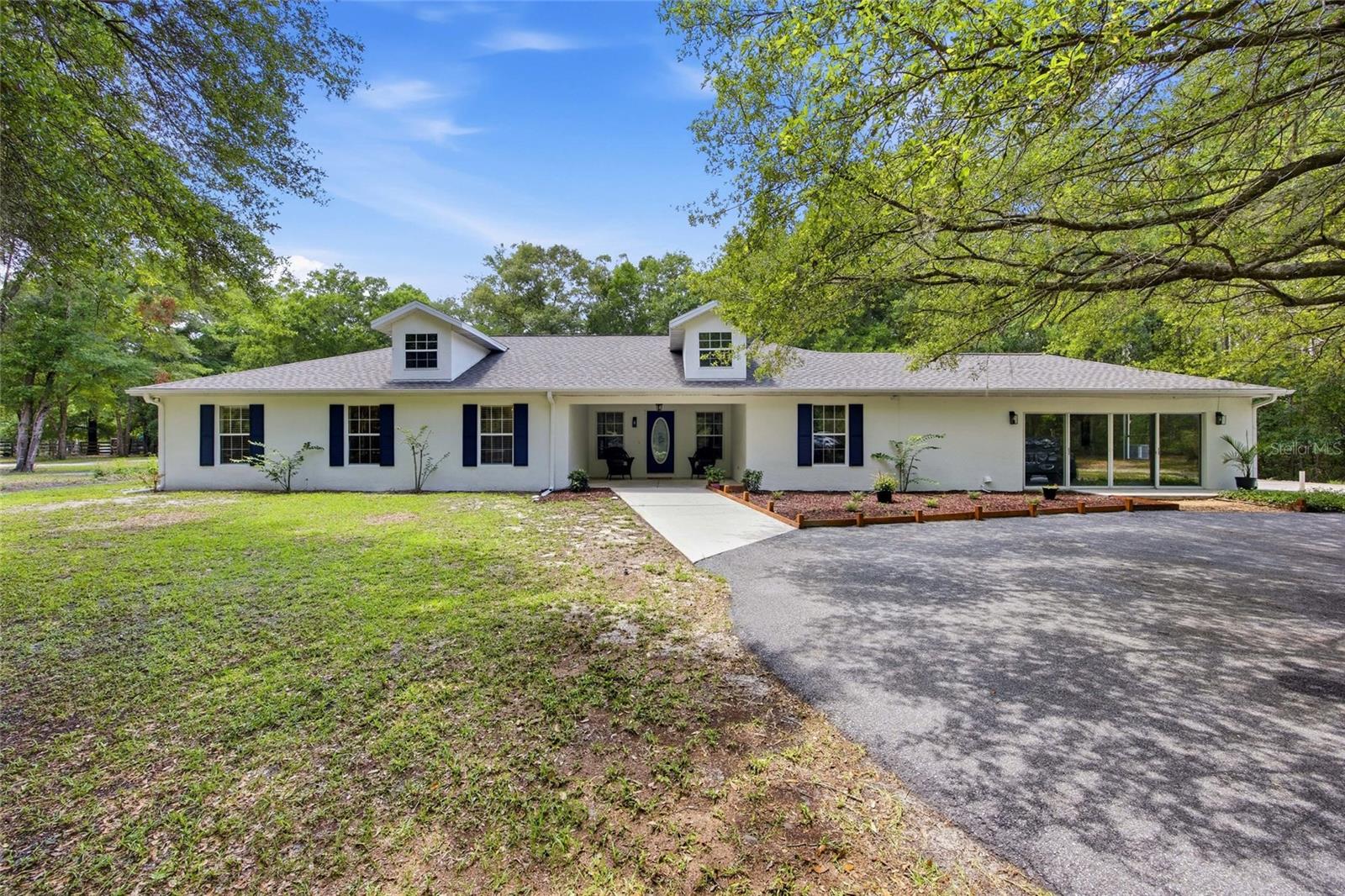 7050 NE State Road 121 — photo