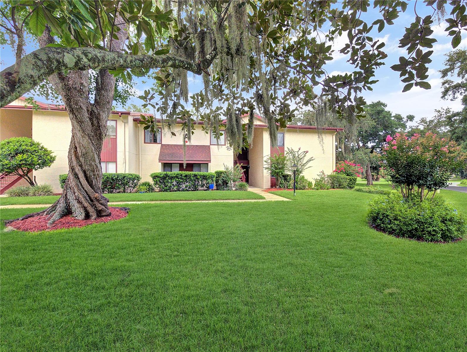 700 Midway Dr #B — photo