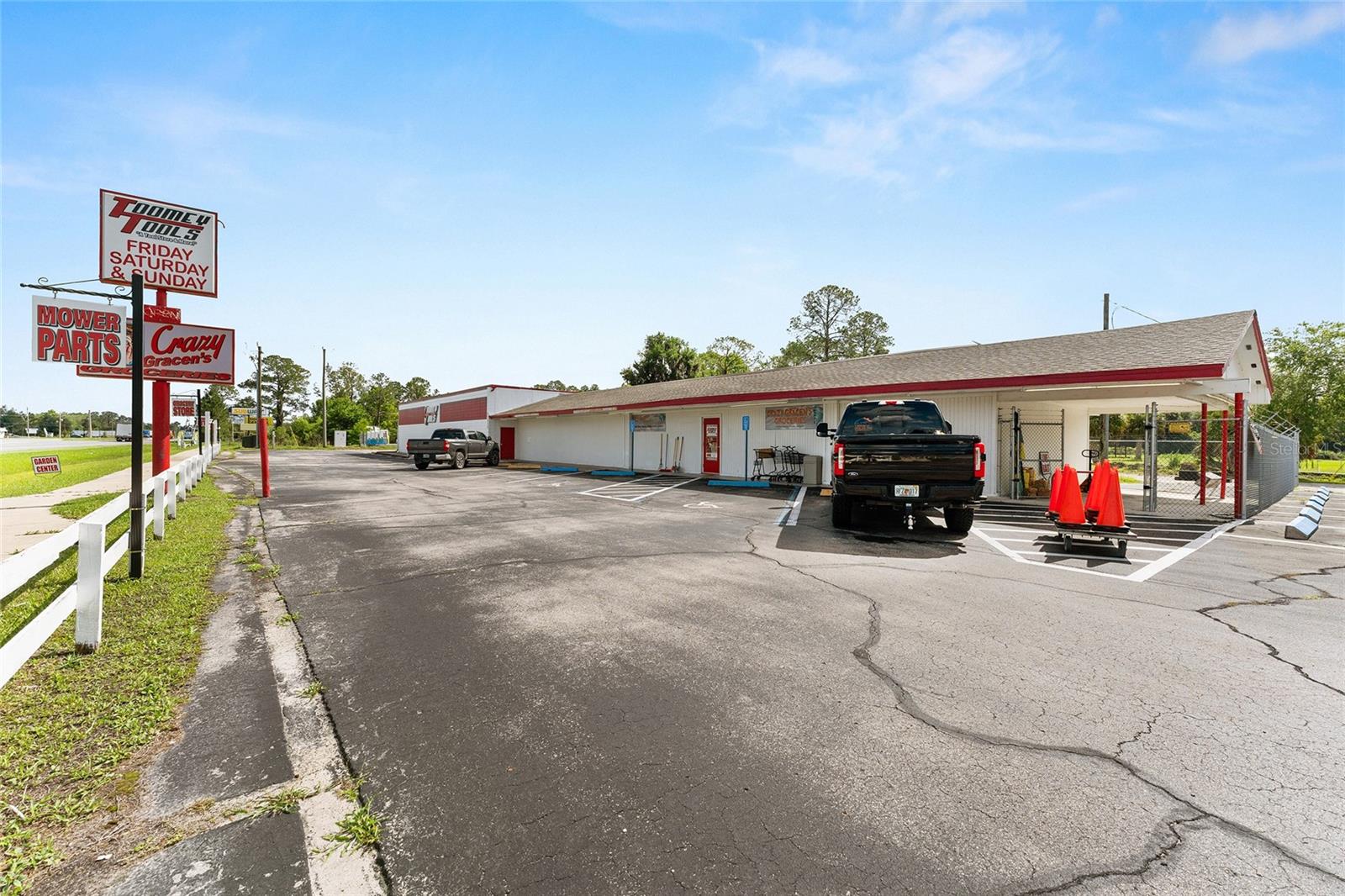 17313 NE US Hwy 301 — photo