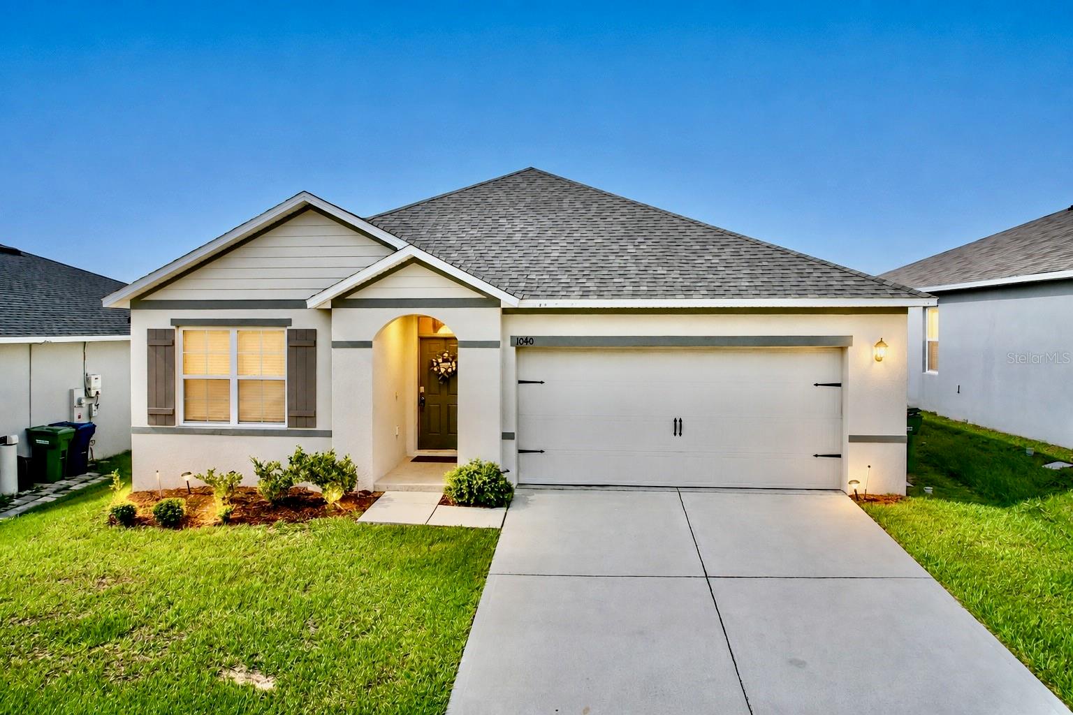 1040 Cambridge Dr — photo