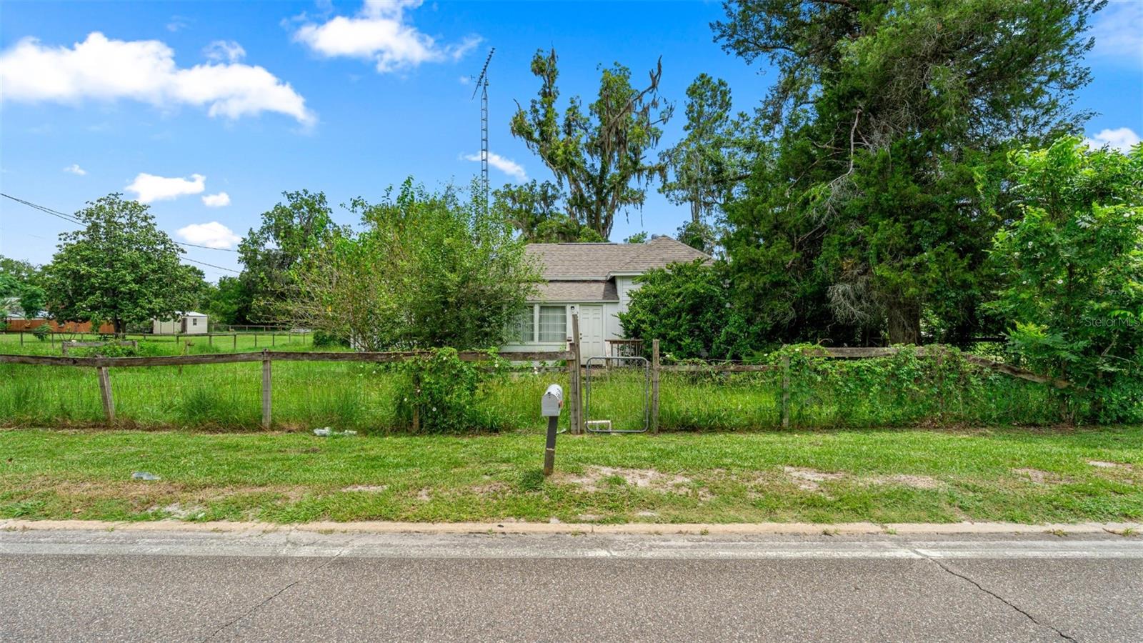 5698 Navarre Avenue, Hampton, FL 32044 — photo 2