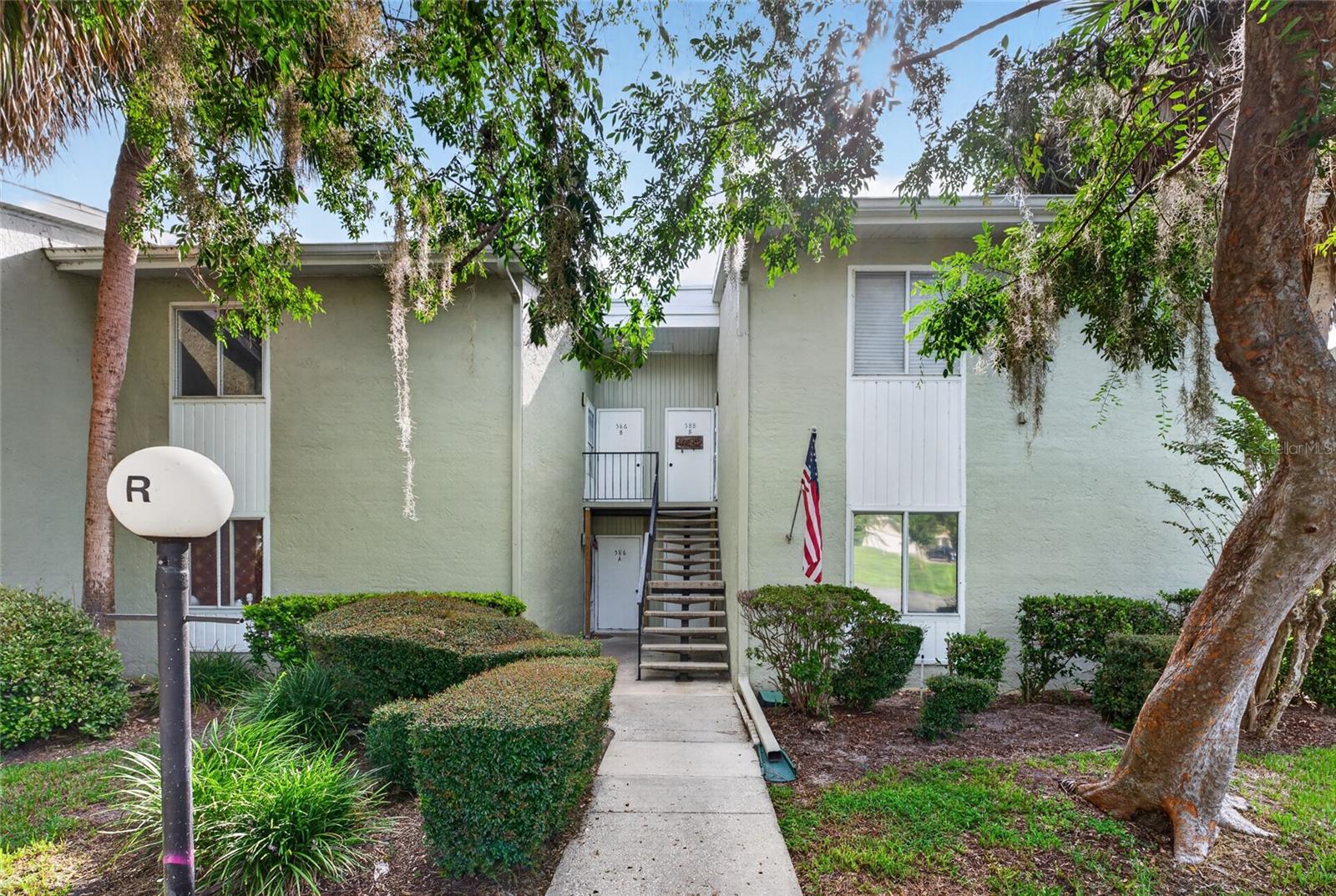 586 Bahia Cir #B — photo