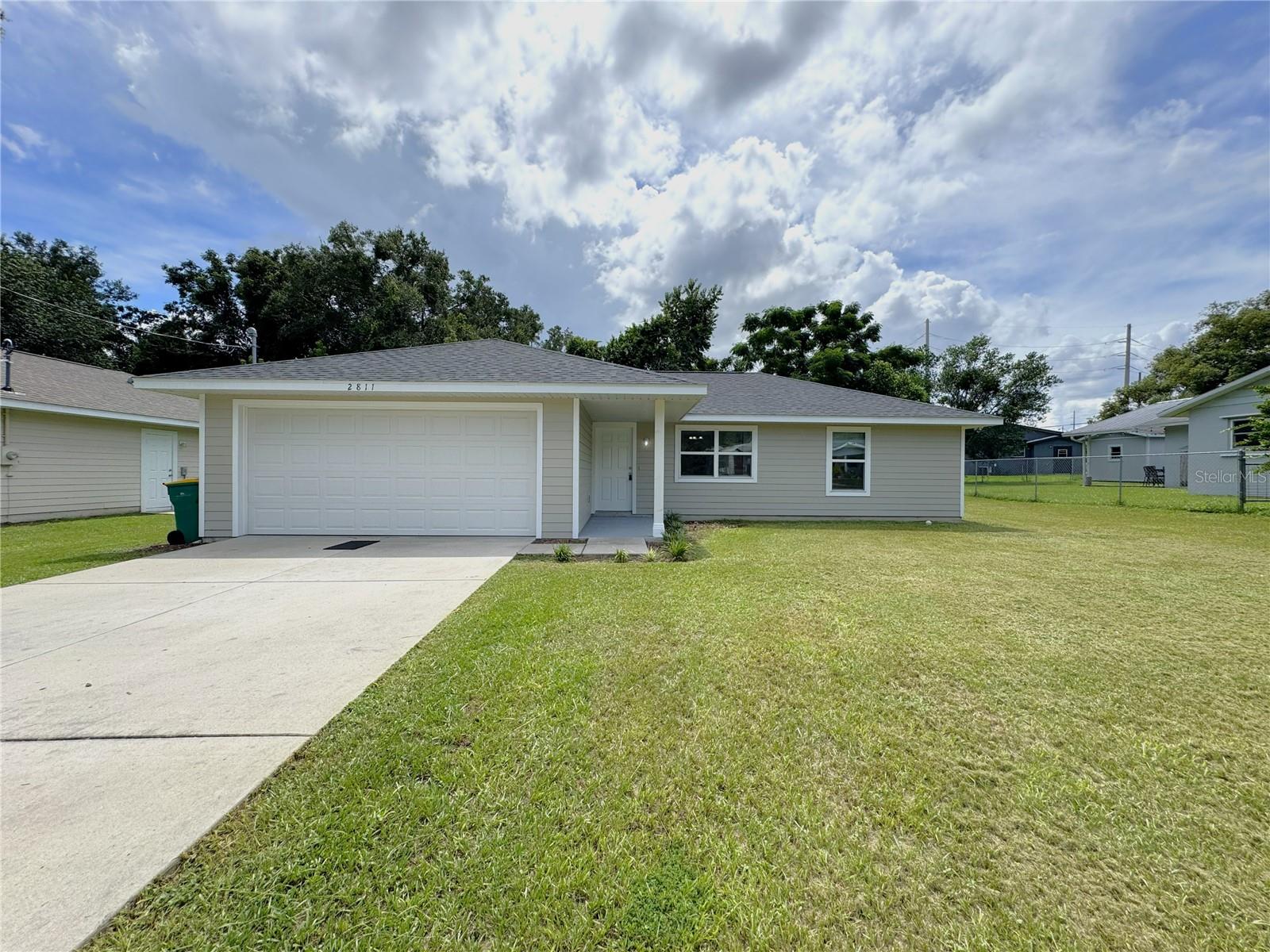 2811 Garfield St W — photo