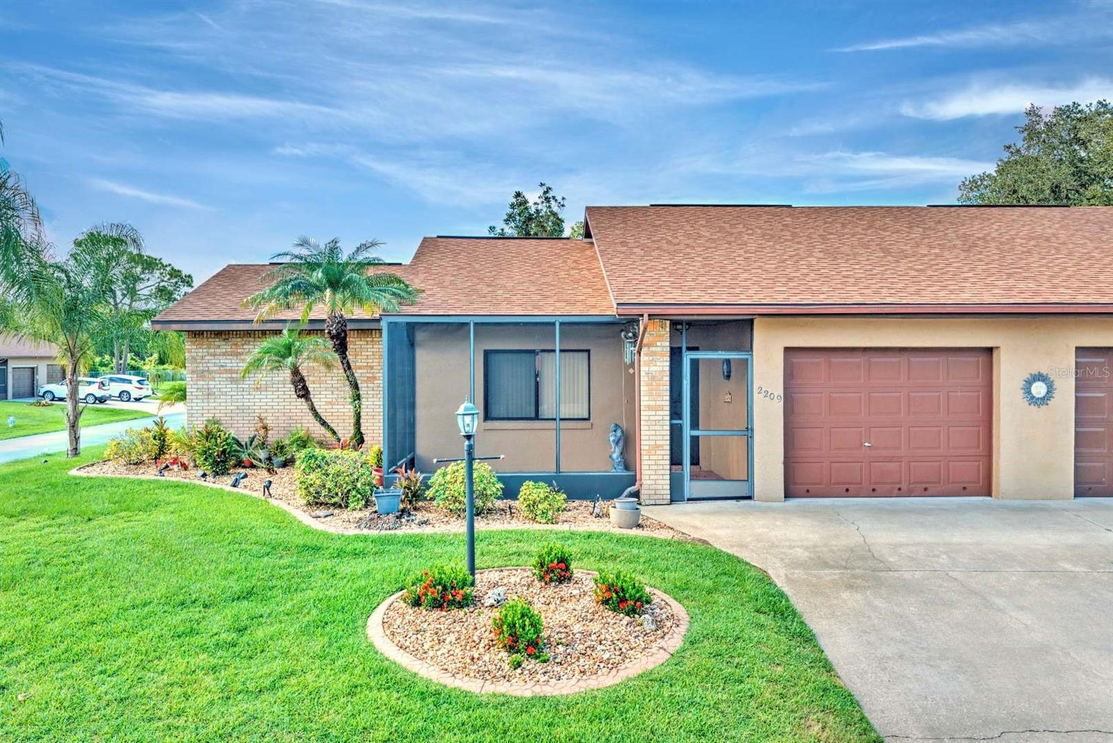 2209 Hidden Creek Cir — photo