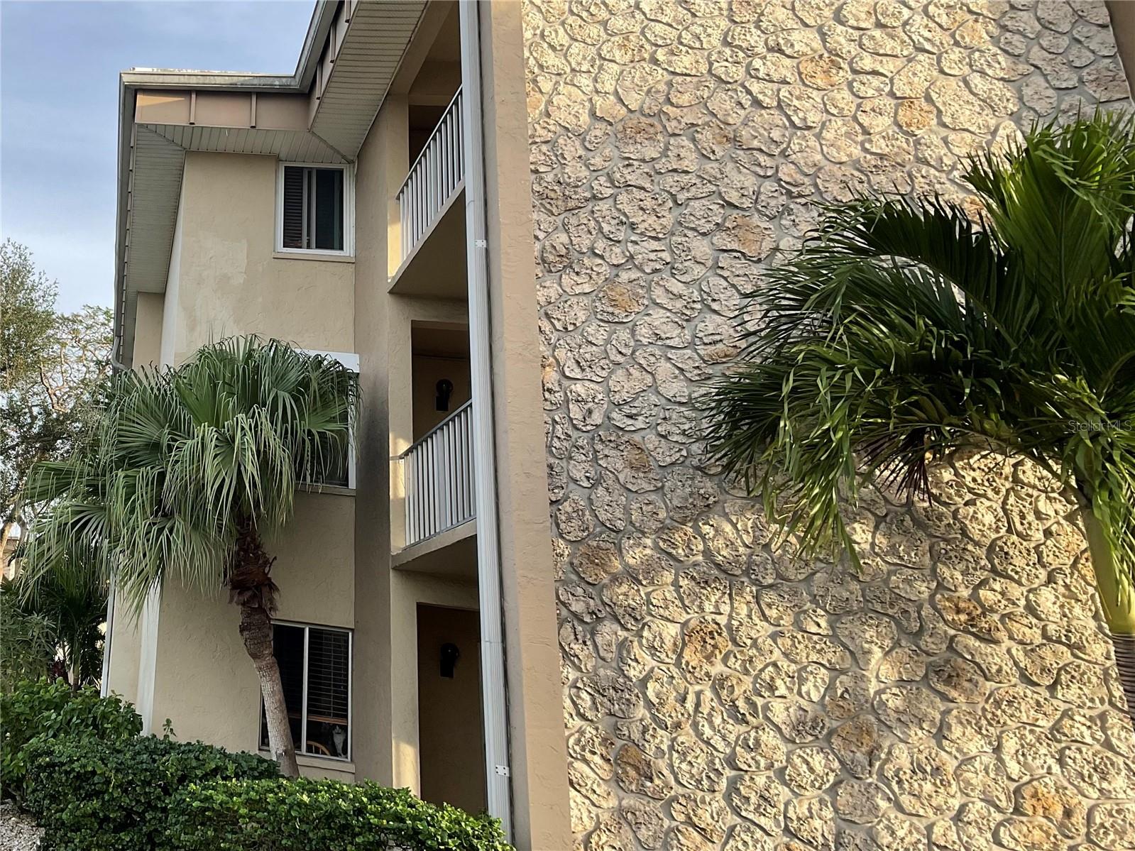 2244 Winkler Ave #301 — photo