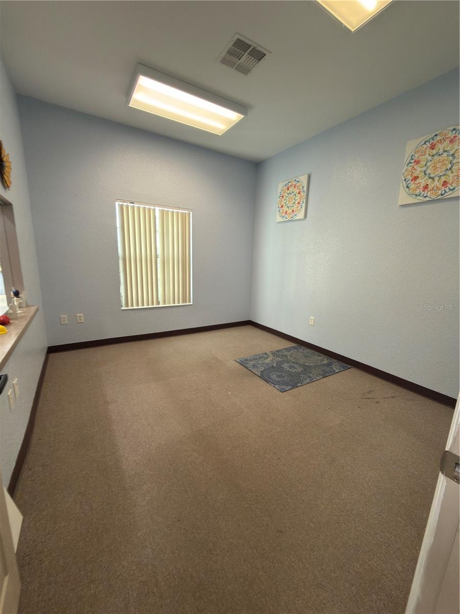 233 NE 58th Ave #a — photo