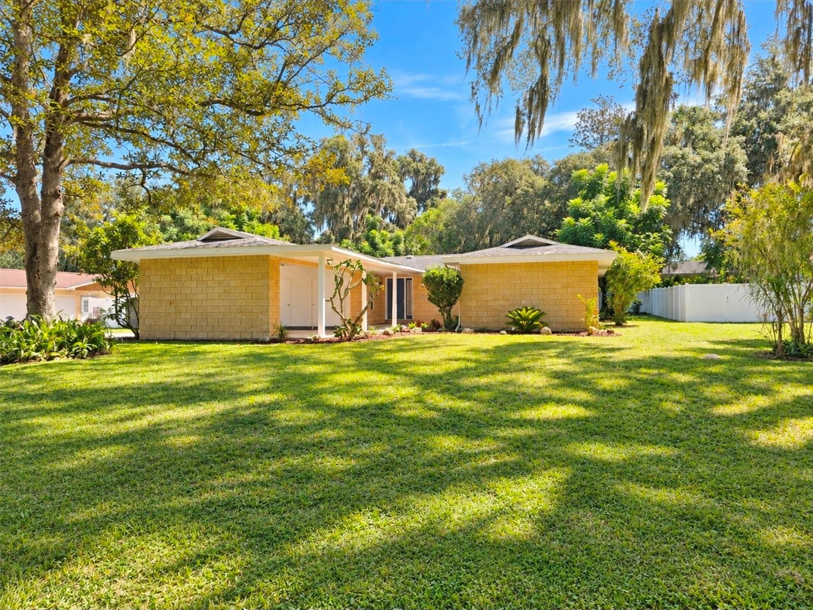 25 Emerald Ct — photo