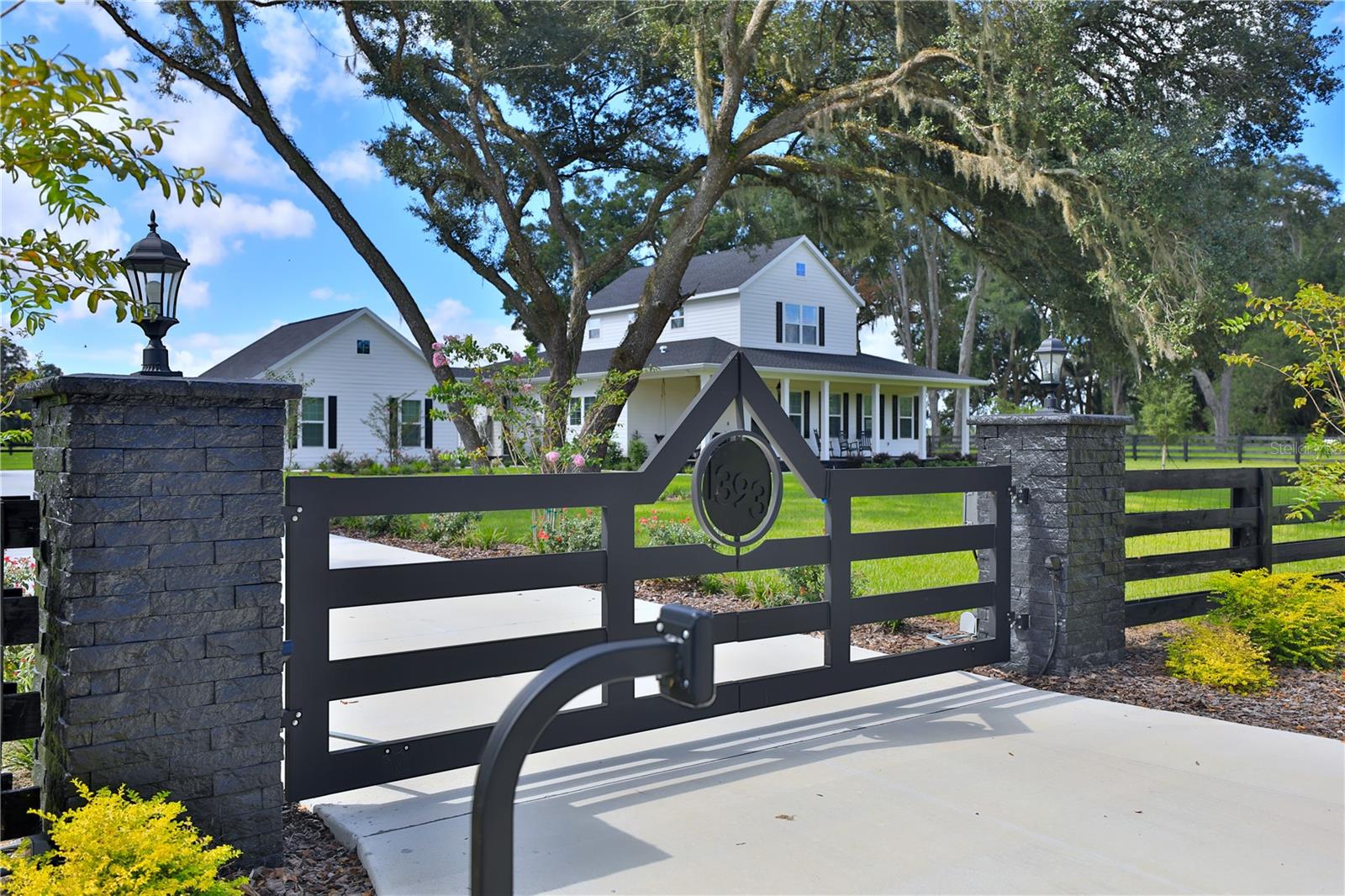 1393 Oxford Preserve Trl — photo
