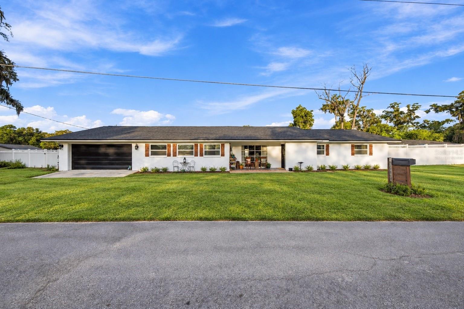 2412 NE 11th Ct — photo