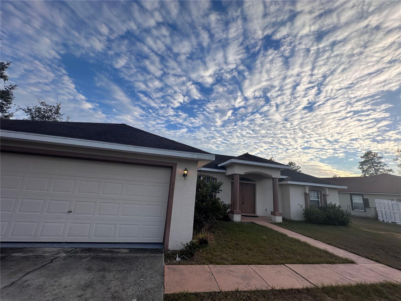 133 Marion Oaks Dr — photo