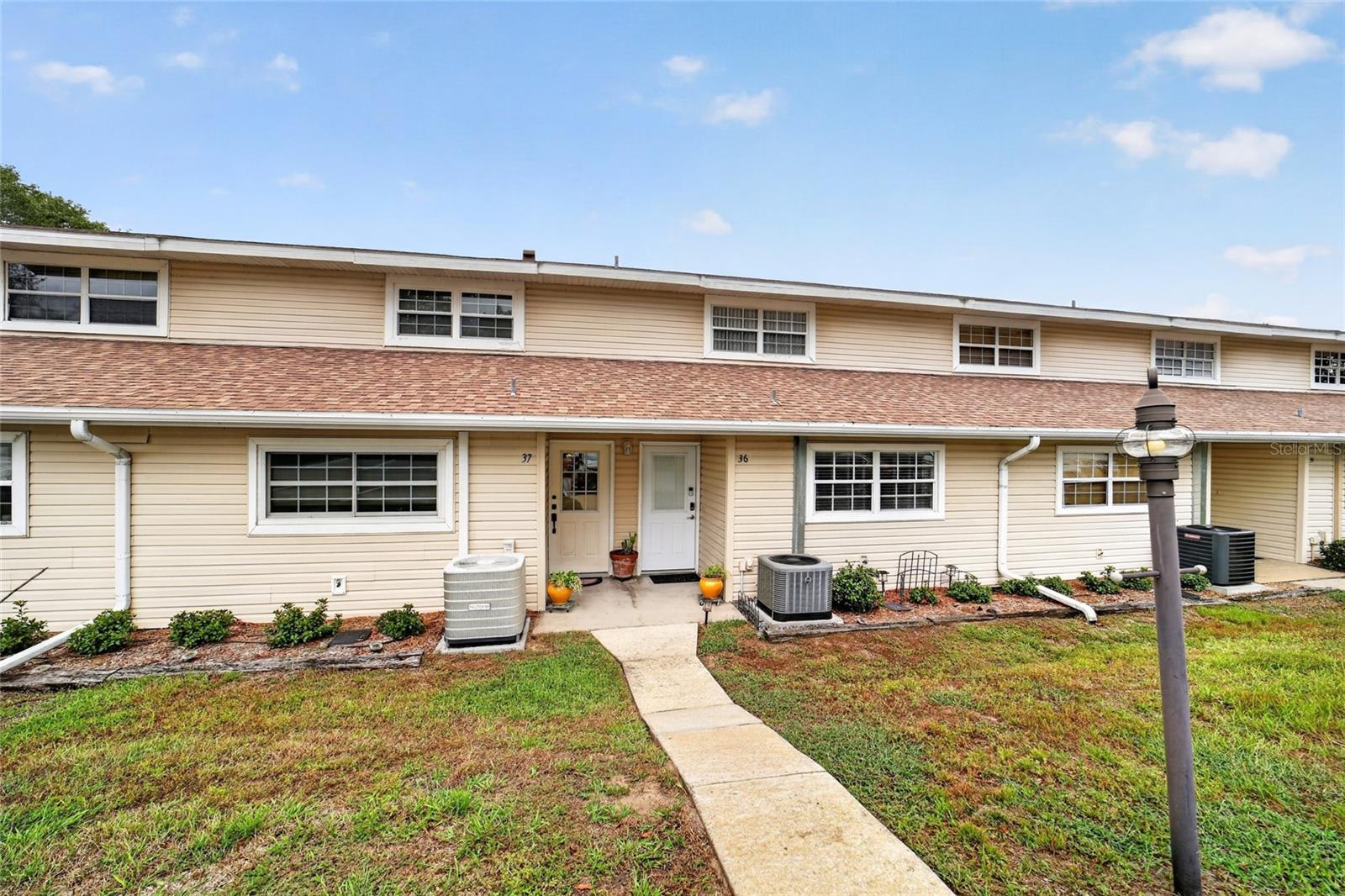 11001 SE Sunset Harbor Rd #E36 — photo