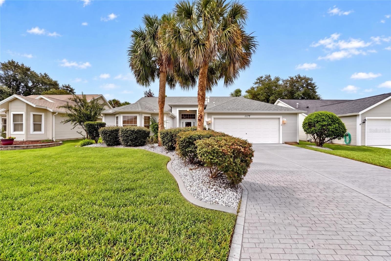 1177 Oak Forest Dr — photo