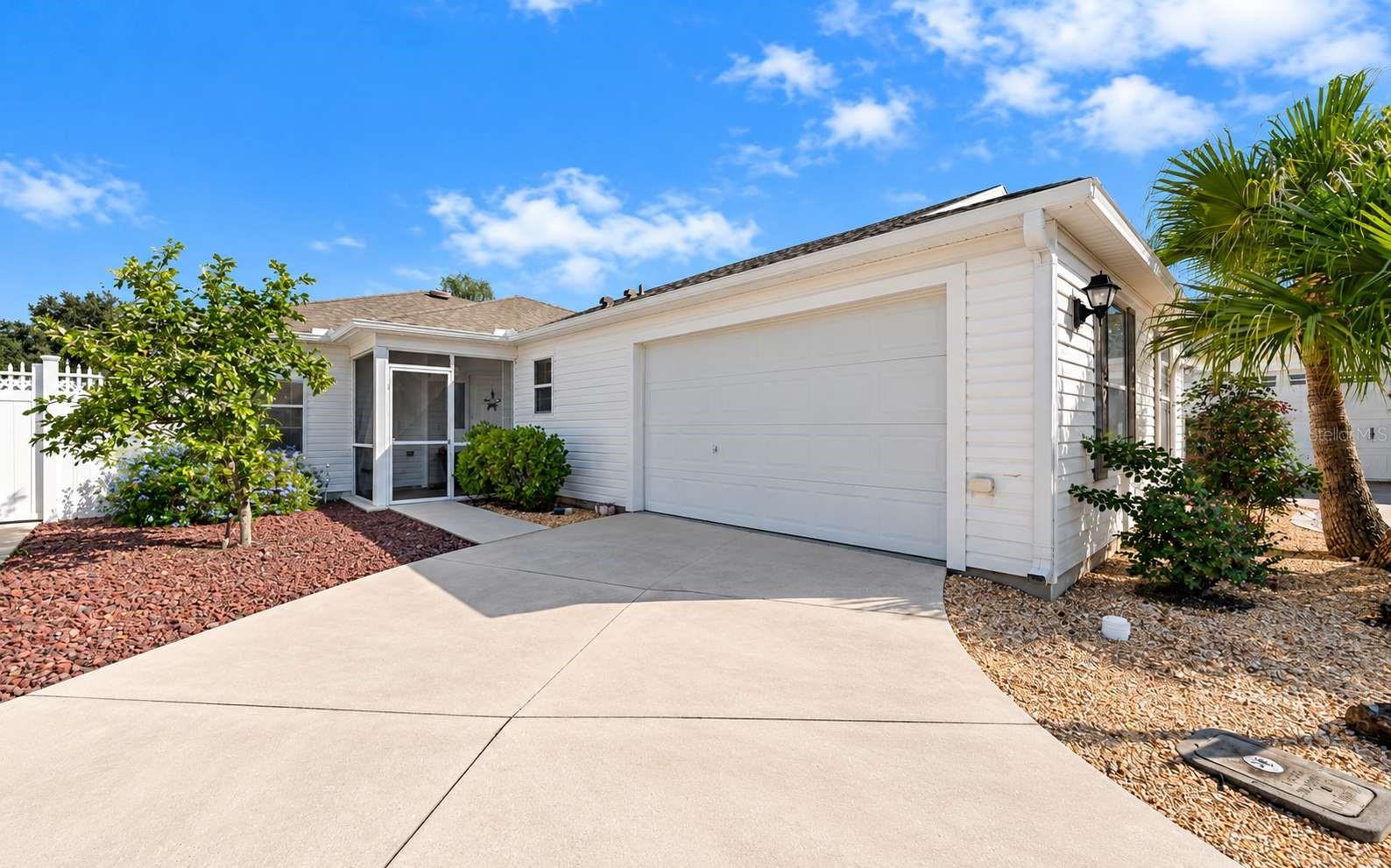 2095 Jasper Way — photo