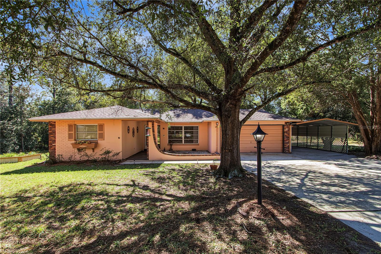 1414 W Evergreen Dr — photo