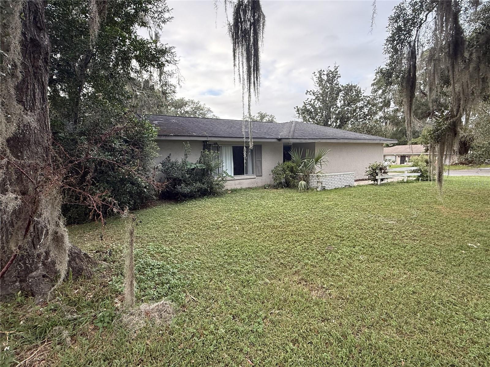 1 Emerald Court Dr — photo