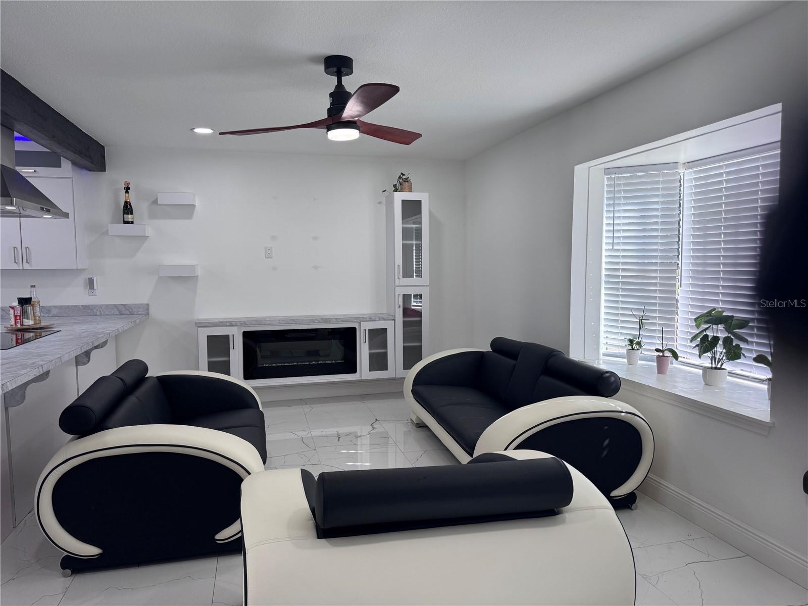 4324 Pine Lake Dr — photo