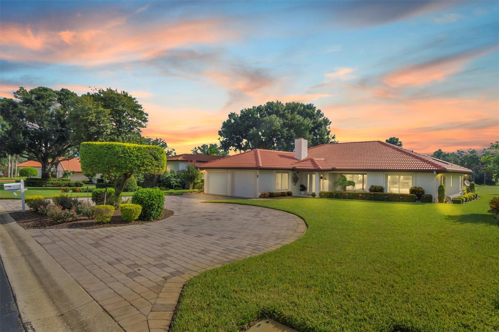 517 Clubhouse Dr — photo