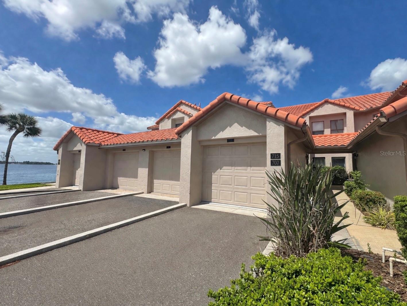 715 Magnolia Pl #715 — photo