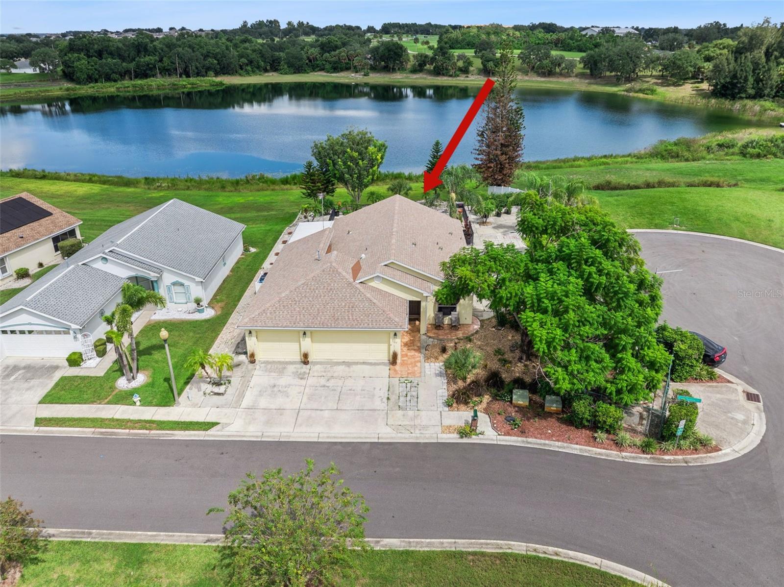 452 Lake Suzanne Dr — photo