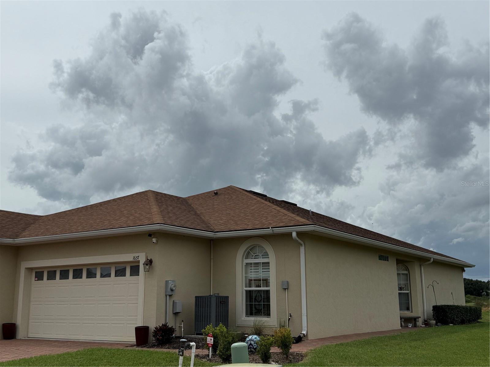 1657 Vienna Square Dr — photo