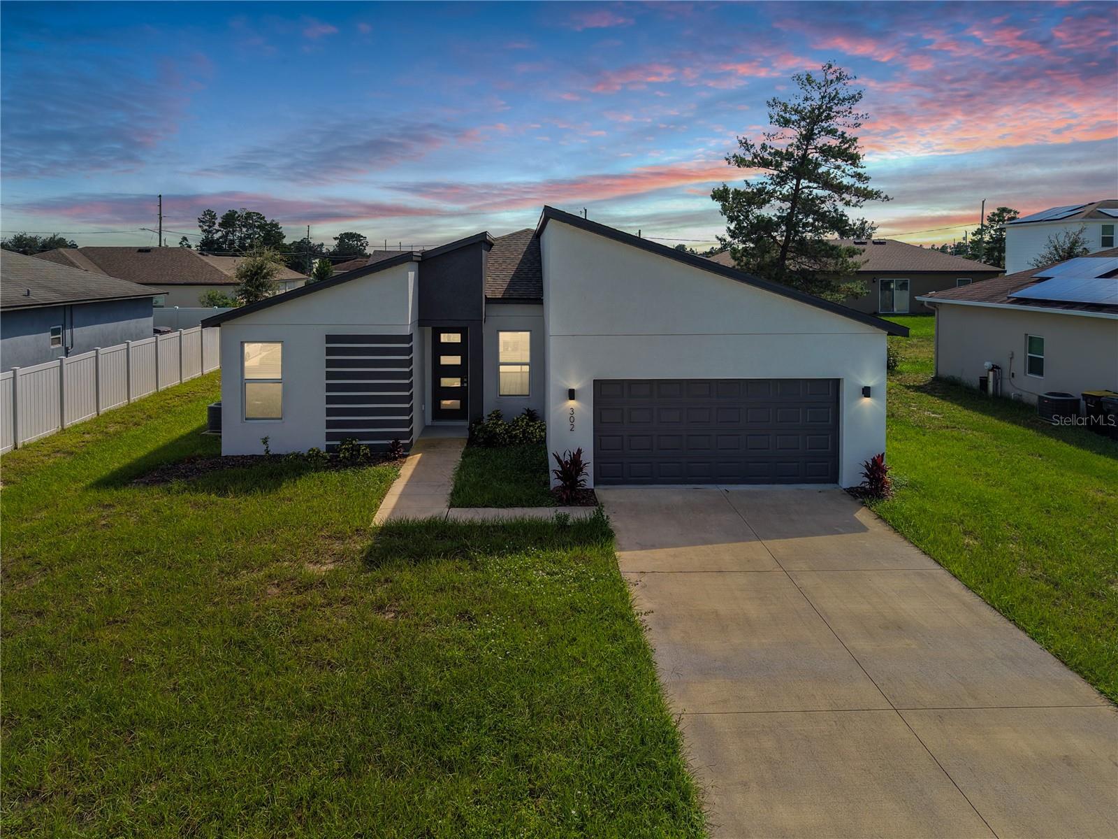 302 Elderberry Ct — photo