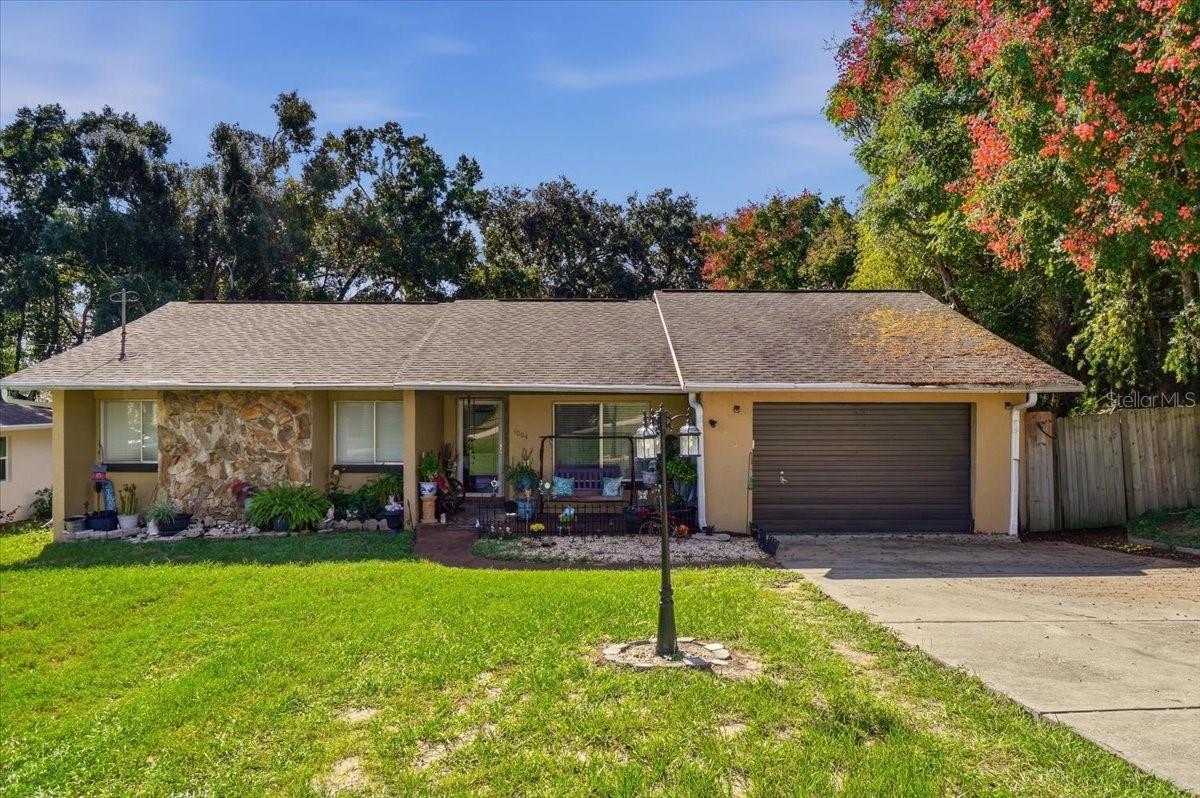1004 Joan Ave — photo