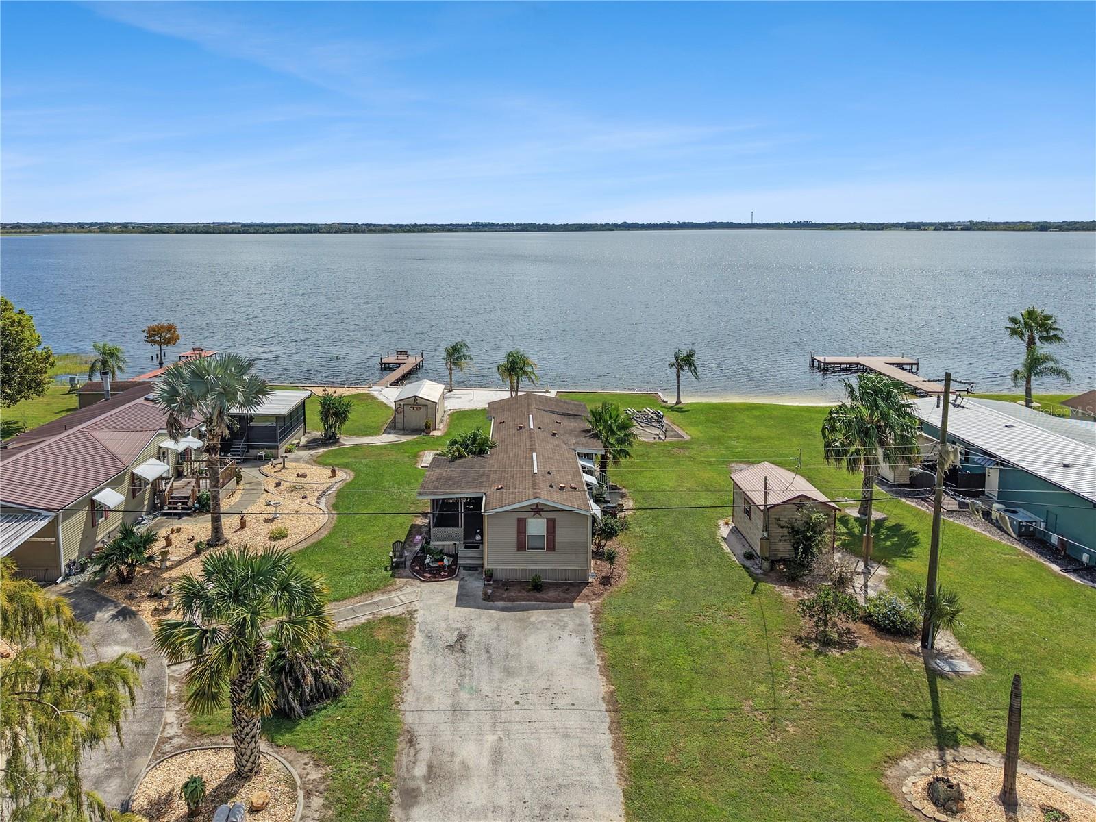 3208 Lakeview Dr — photo