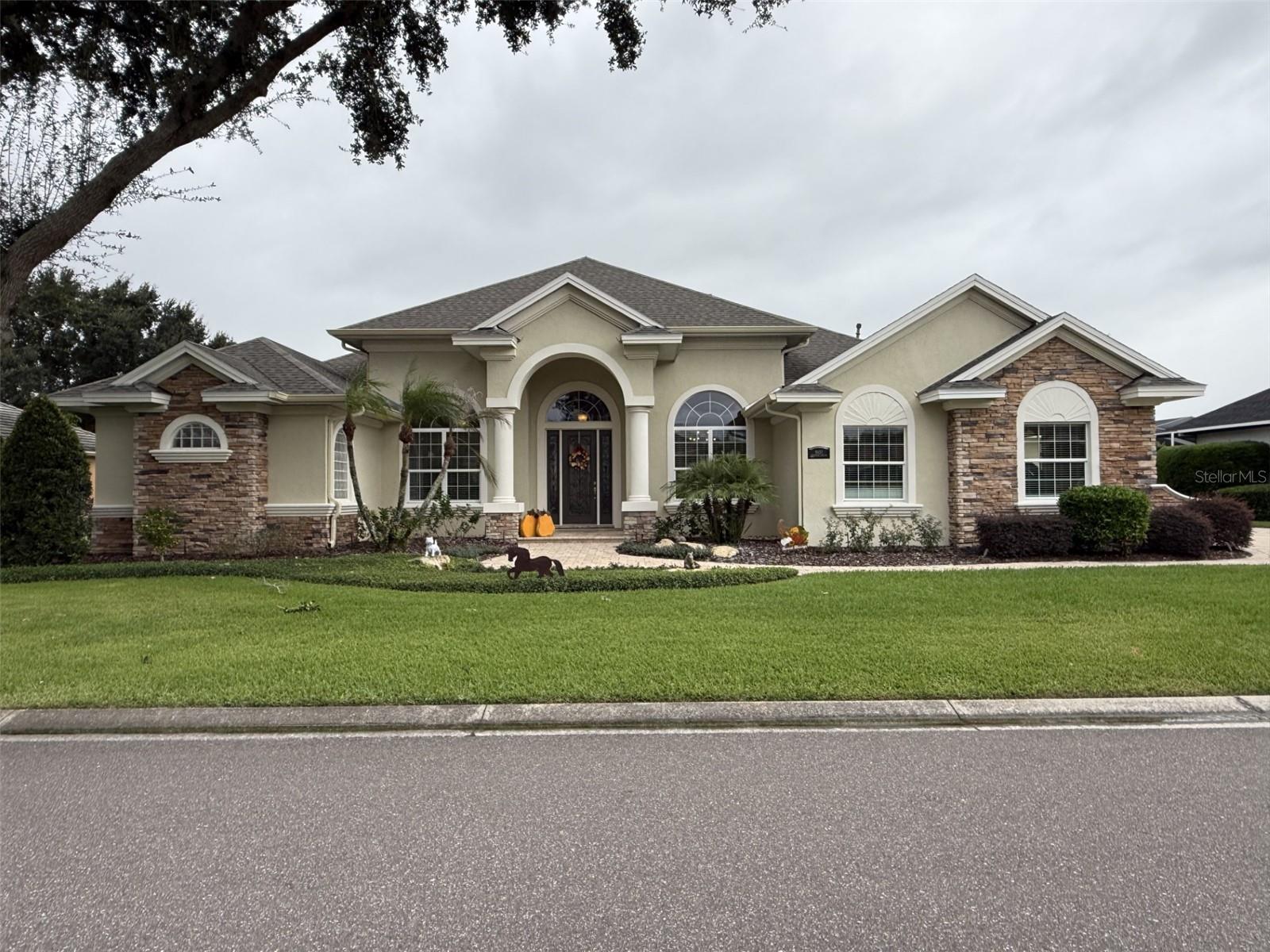 9457 Waterford Oaks Dr — photo