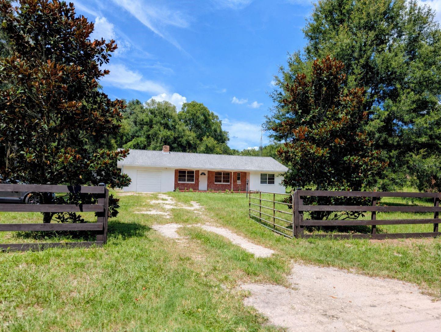 876 Shaw Lake Rd — photo