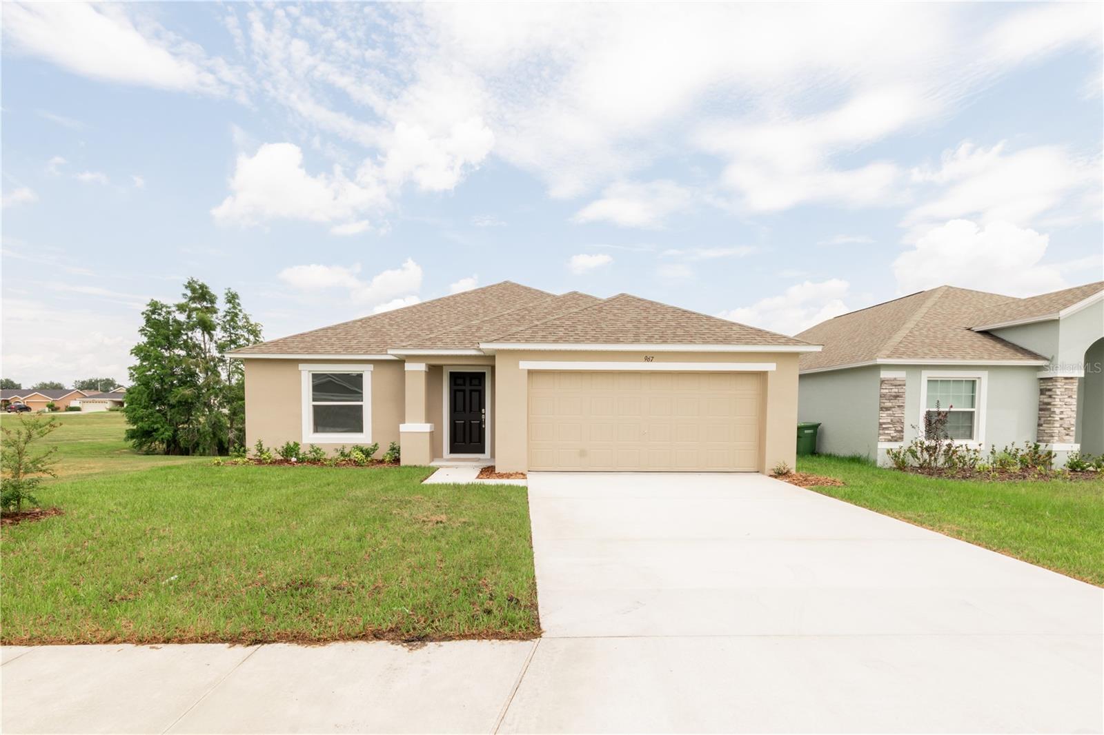 967 Lunar Ln — photo