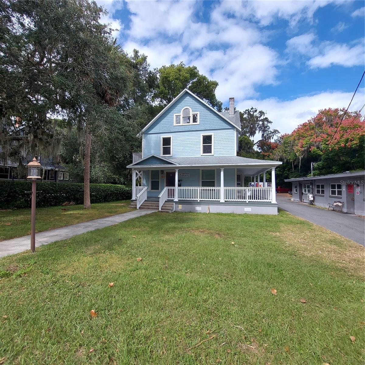 331 W New York Ave — photo