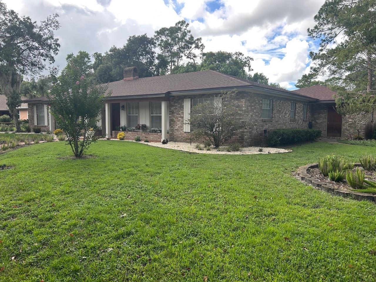 100 Palm Lake Ct — photo