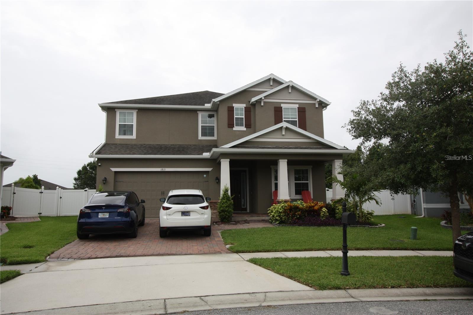 1813 Hawksbill Ln — photo