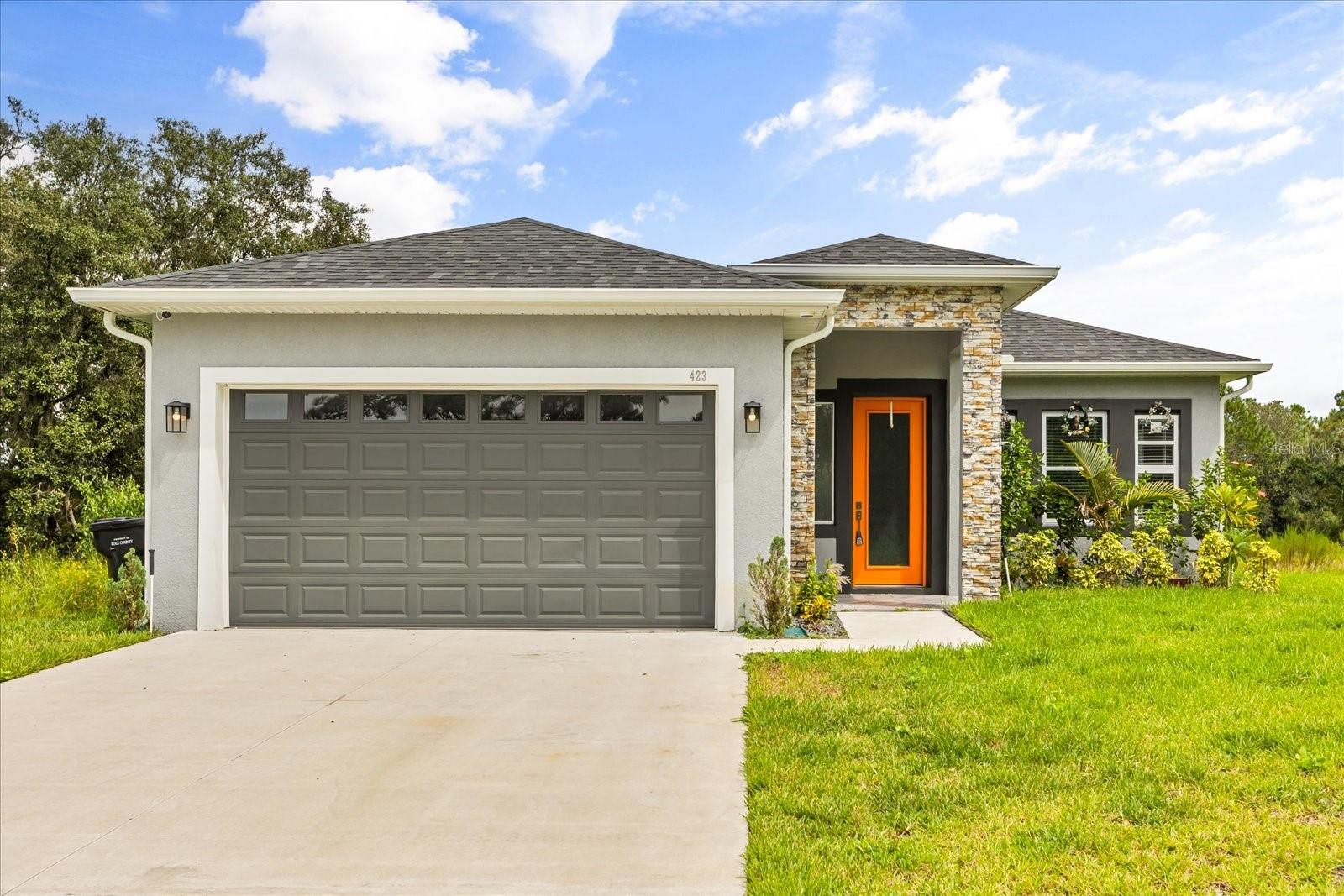 423 Vernon Ct — photo