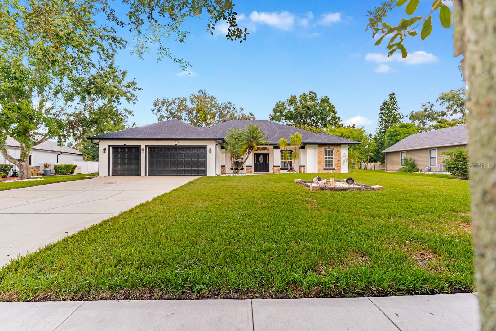 1670 Taylor Ridge Loop — photo