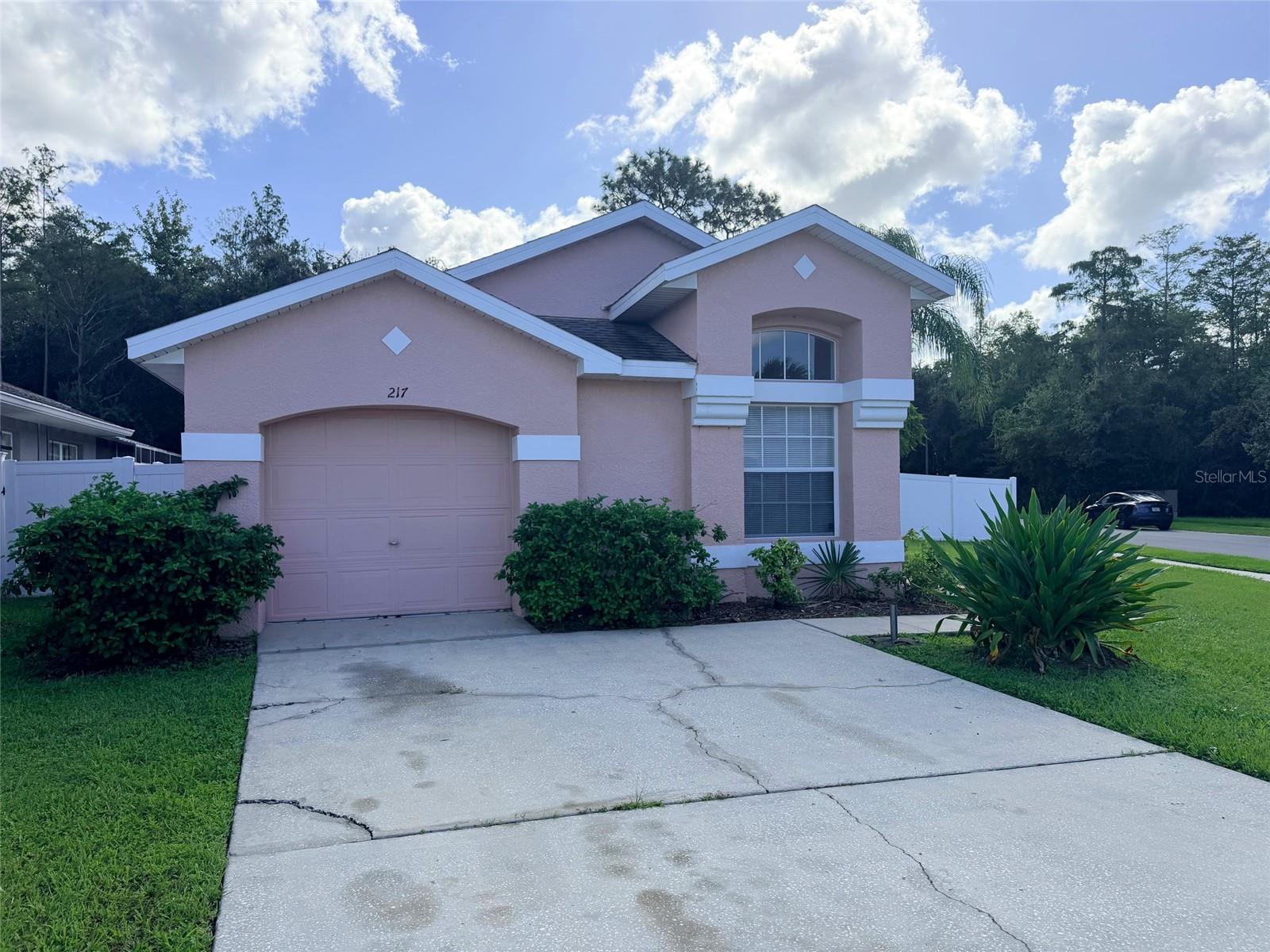 217 Coralwood Ct — photo