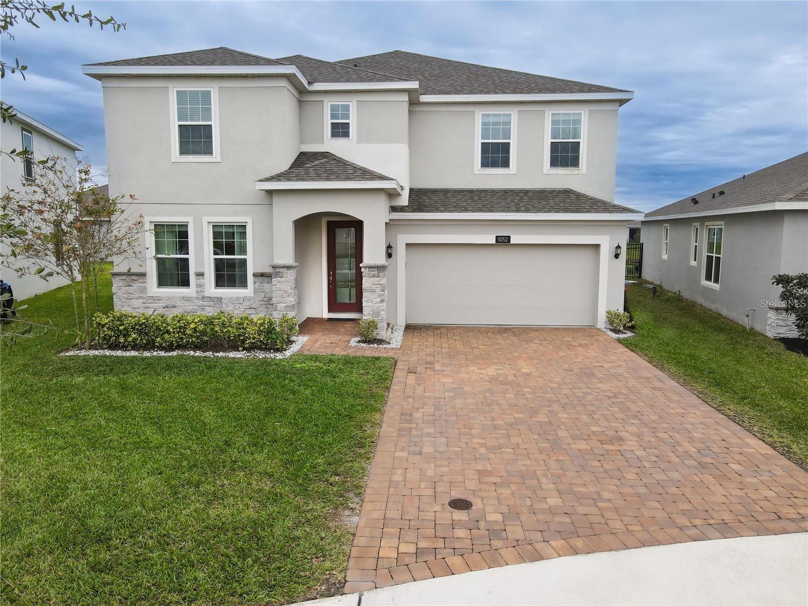5052 Center Ct — photo