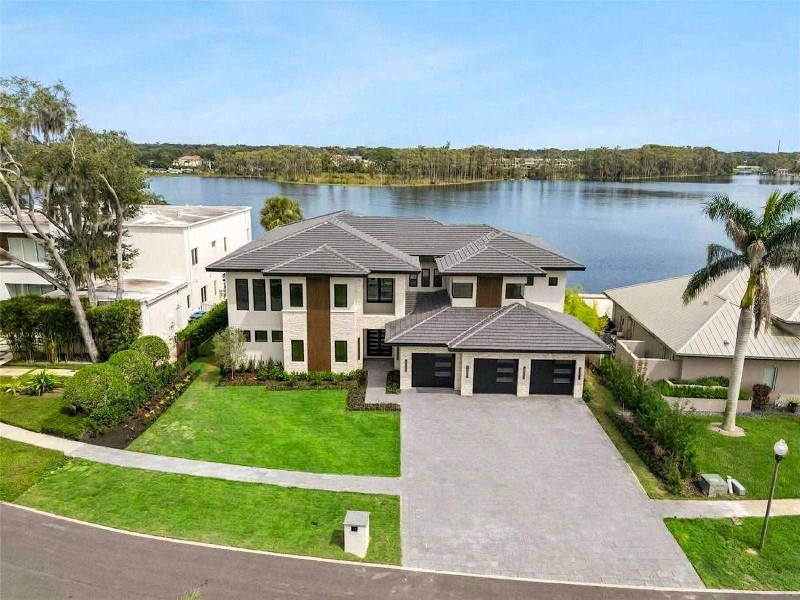 9117 Bay Point Dr — photo