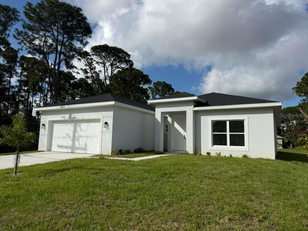 1121 Cogan Dr SE — photo