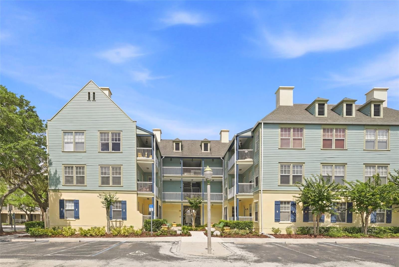 611 Campus St #280 — photo
