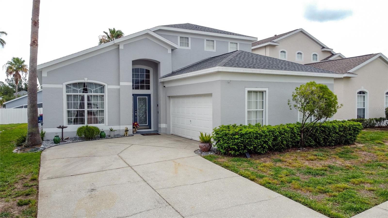 208 Castlemain Cir — photo