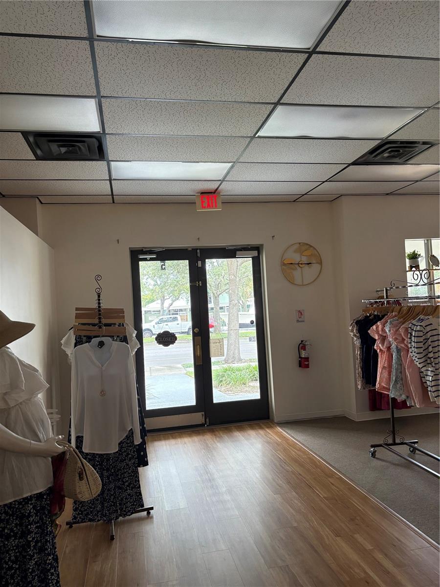 301 W Bay Dr #5 — photo