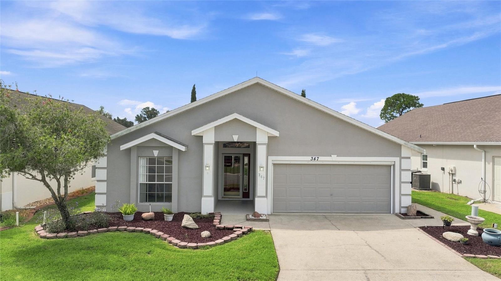 347 Royal Palm Dr — photo