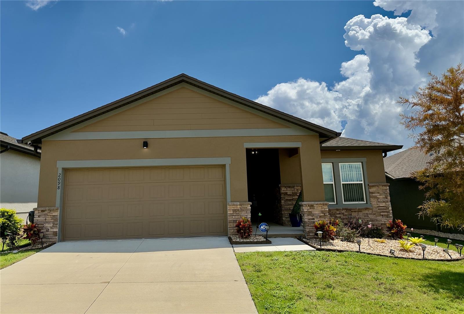 2098 Gold Dust Dr — photo