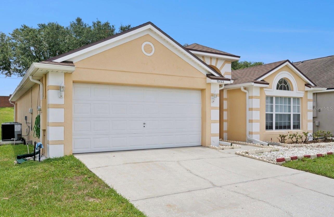 15723 Markham Dr — photo