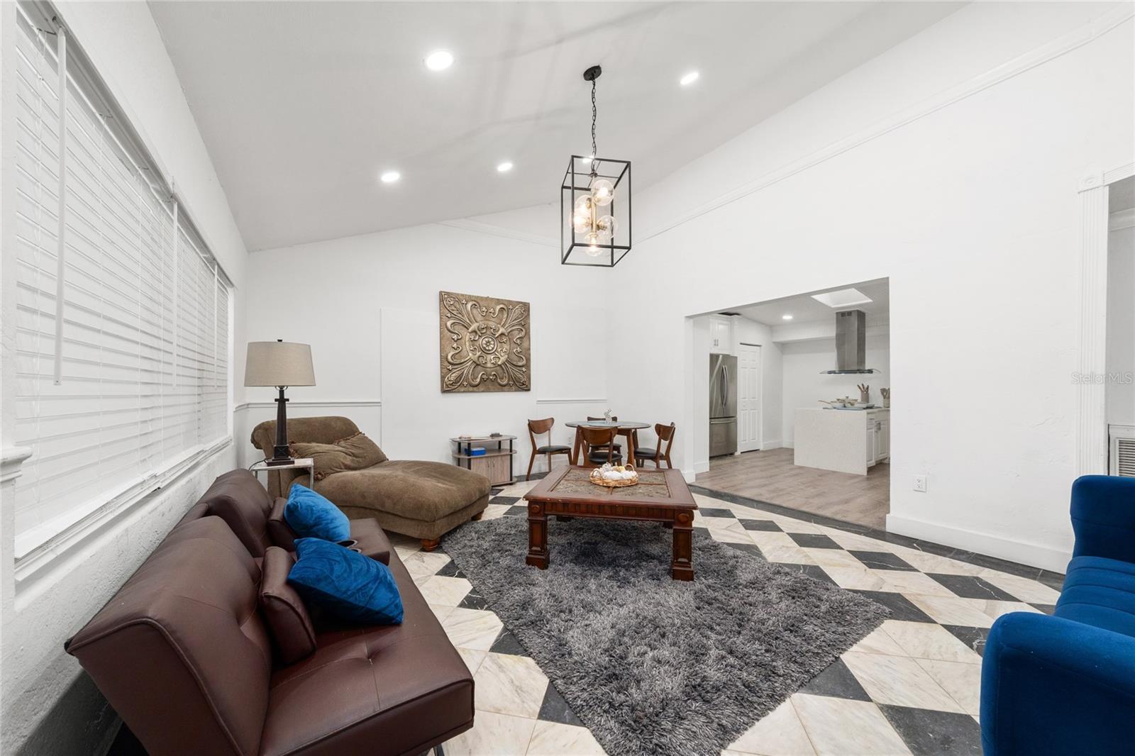 711 Briarcliffe St #B — photo